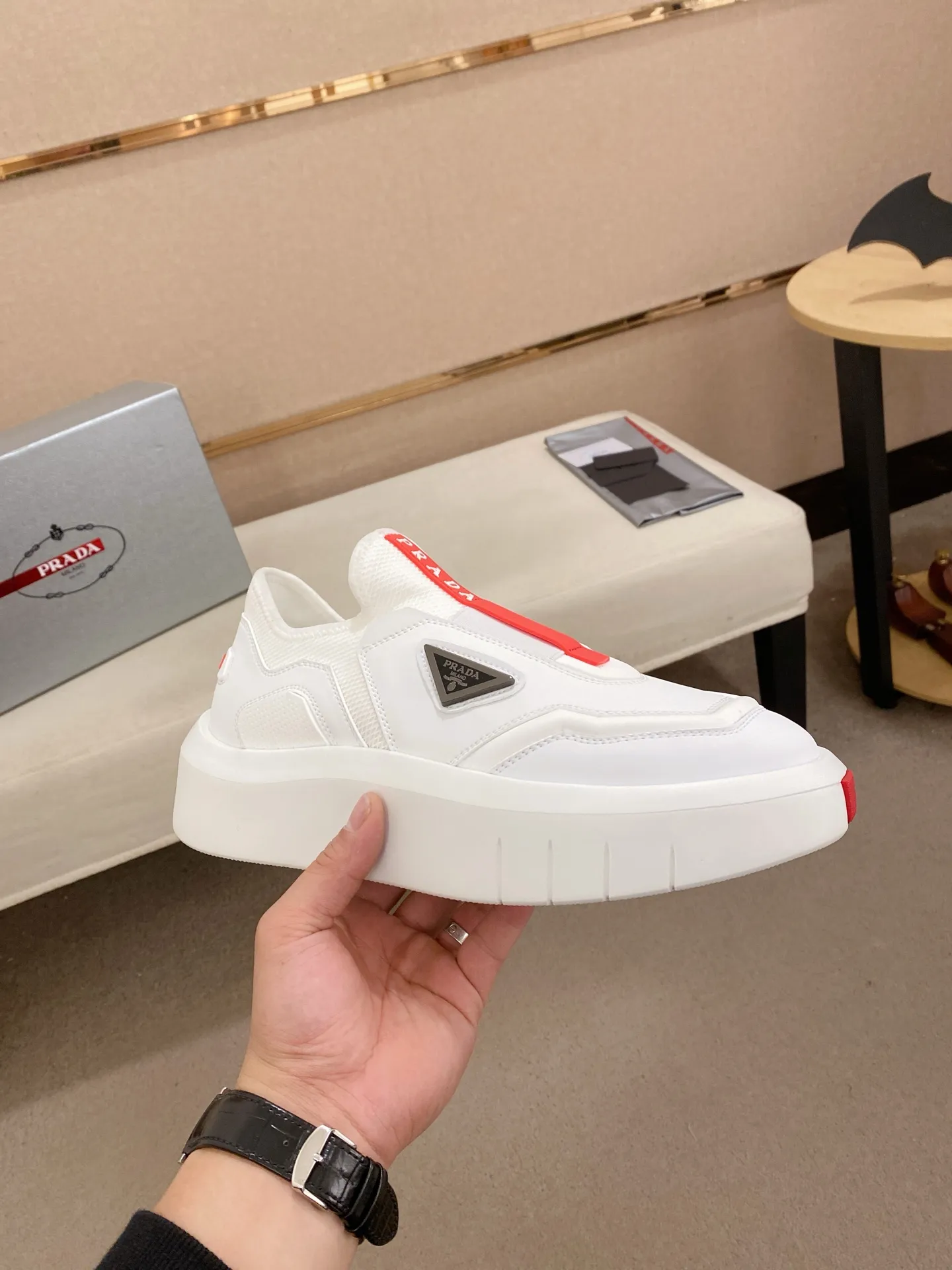 Men's shoes 💰 620💰 ✔️✔️✔️High-quality new PRADA counters are launched simultaneously, new men's shoes, 😘fabrics are selected from breathable fly-knit fabrics. Lining: Imported cowhide leather lining. 👍🏿High-end☄️Open-molded non-slip rubber outsole, exquisite lines, simple and elegant, comfortable and high-end for leisure travel. Code number: 38 to 45